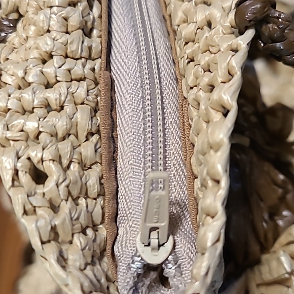 Handcrafted hand woven rafia summer purse /bag brown/cream good size zip closure - Picture 6 of 7